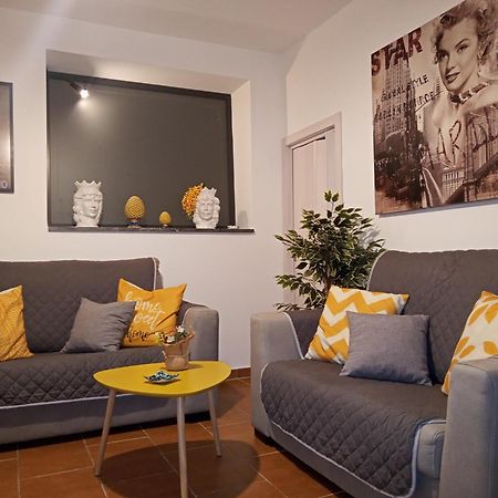 Zisa Home Ai Cantieri Culturali-Facile Posteggio In Strada No Ticket Палермо Экстерьер фото