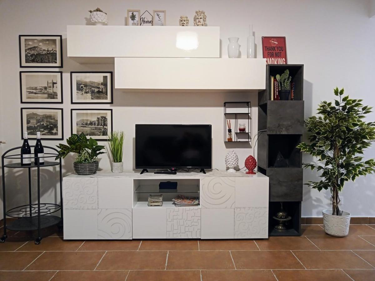 Zisa Home Ai Cantieri Culturali-Facile Posteggio In Strada No Ticket Палермо Экстерьер фото